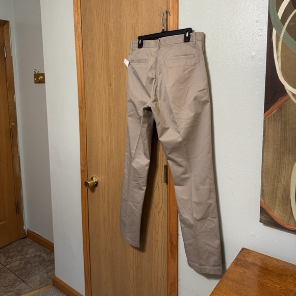 14th & Union NWT Size 32x32 Regular Fit Solid Tan Khaki Pants - Picture 2 of 5